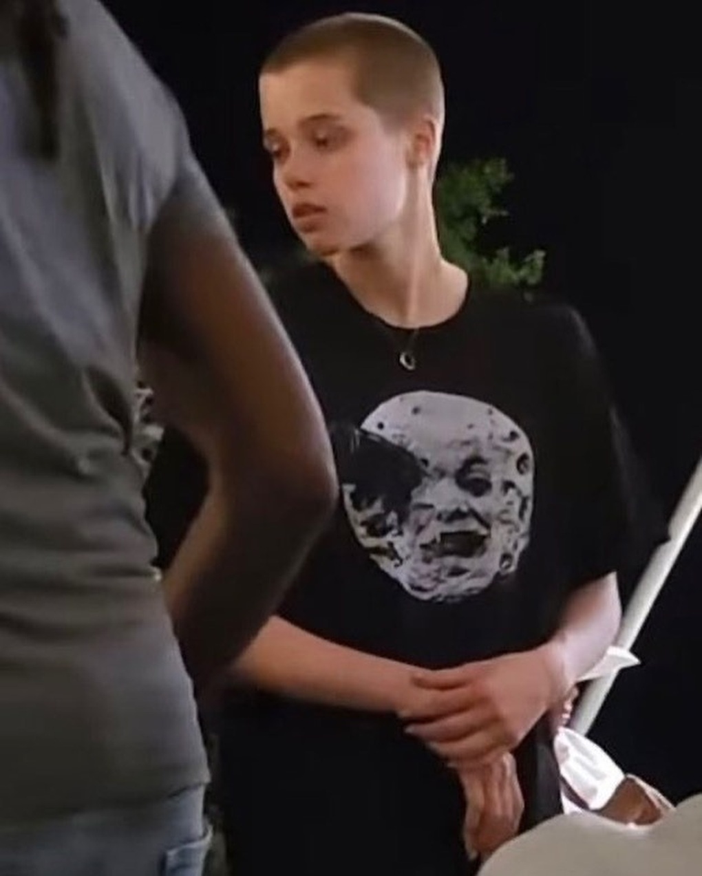 Shiloh Jolie-Pitt at age 17: Shaved her head for a special reason, life is curious - 1
