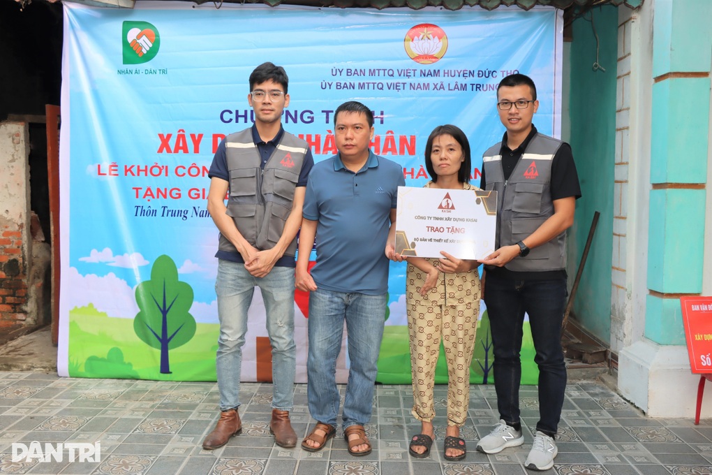 Khởi công xây dựng nhà Nhân ái tặng gia đình vợ chồng tàn tật ở Hà Tĩnh - 5