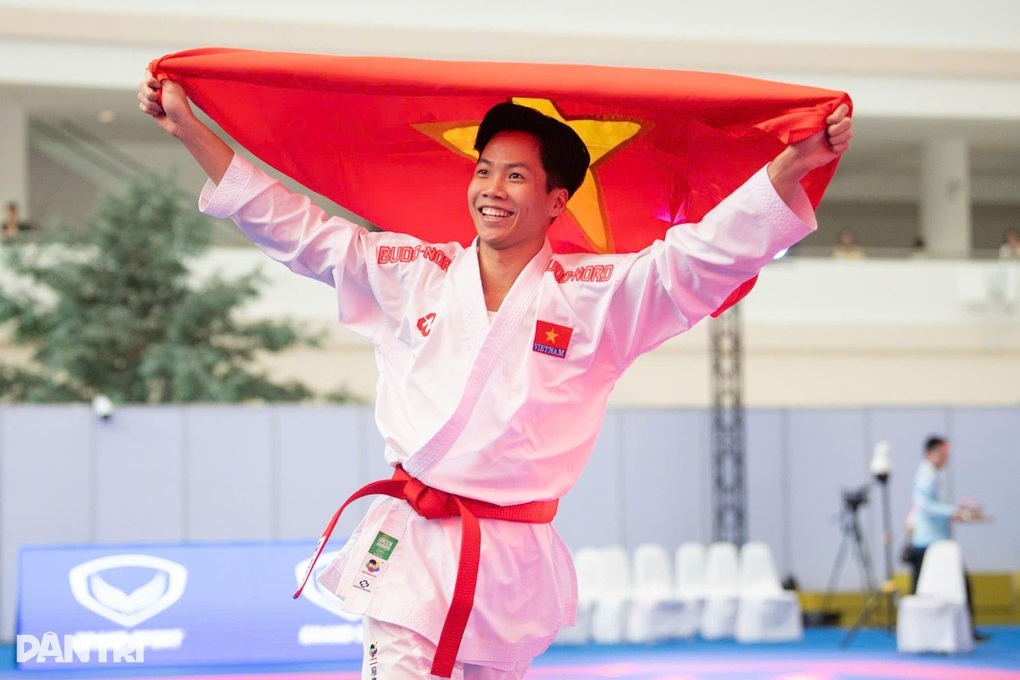 Vượt qua Thái Lan, Karate Việt Nam khẳng định vị thế tại SEA Games 33 - 2 Vượt qua Thái Lan, Karate Việt Nam khẳng định vị thế tại SEA Games 33 - 2