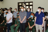 9 cán bộ quân đội hầu tòa trong vụ án buôn lậu hơn 198 triệu lít xăng