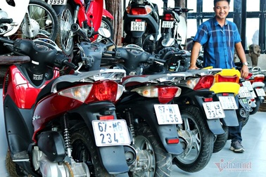 Đại gia miền Tây có 500 xe mô tô biển số siêu đẹp, thuê người chăm mỗi ngày