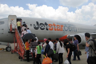 Jetstar xin lỗi vì "bỏ quên" khách hàng 13 tuổi
