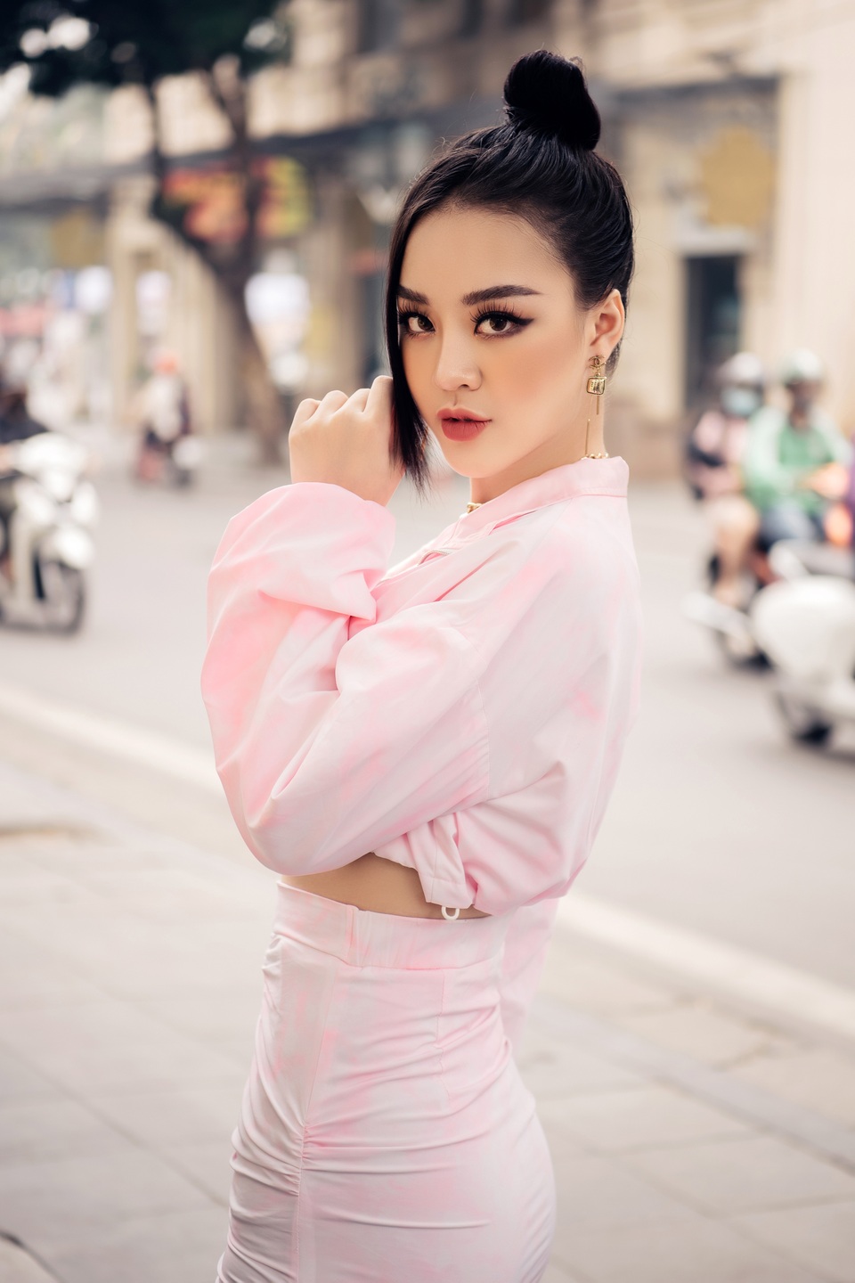 Hoàng Hải Thu: Thần tượng Tổng thống Donald Trump, mê đàn ông thể thao - 1