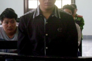 Đòi xe không được, dùng bay chém người