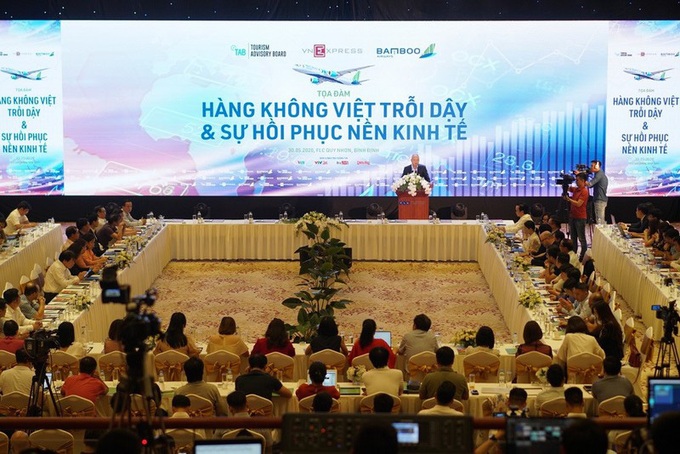 TS. Trần Du Lịch: Bamboo Airways hiện là hãng hàng không có dịch vụ tốt nhất Việt Nam - Ảnh 1. TS. Trần Du Lịch: Bamboo Airways hiện là hãng hàng không có dịch vụ tốt nhất Việt Nam - Ảnh 1.