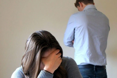 Chồng ép vợ quan hệ tình dục có phải hành vi hiếp dâm không?