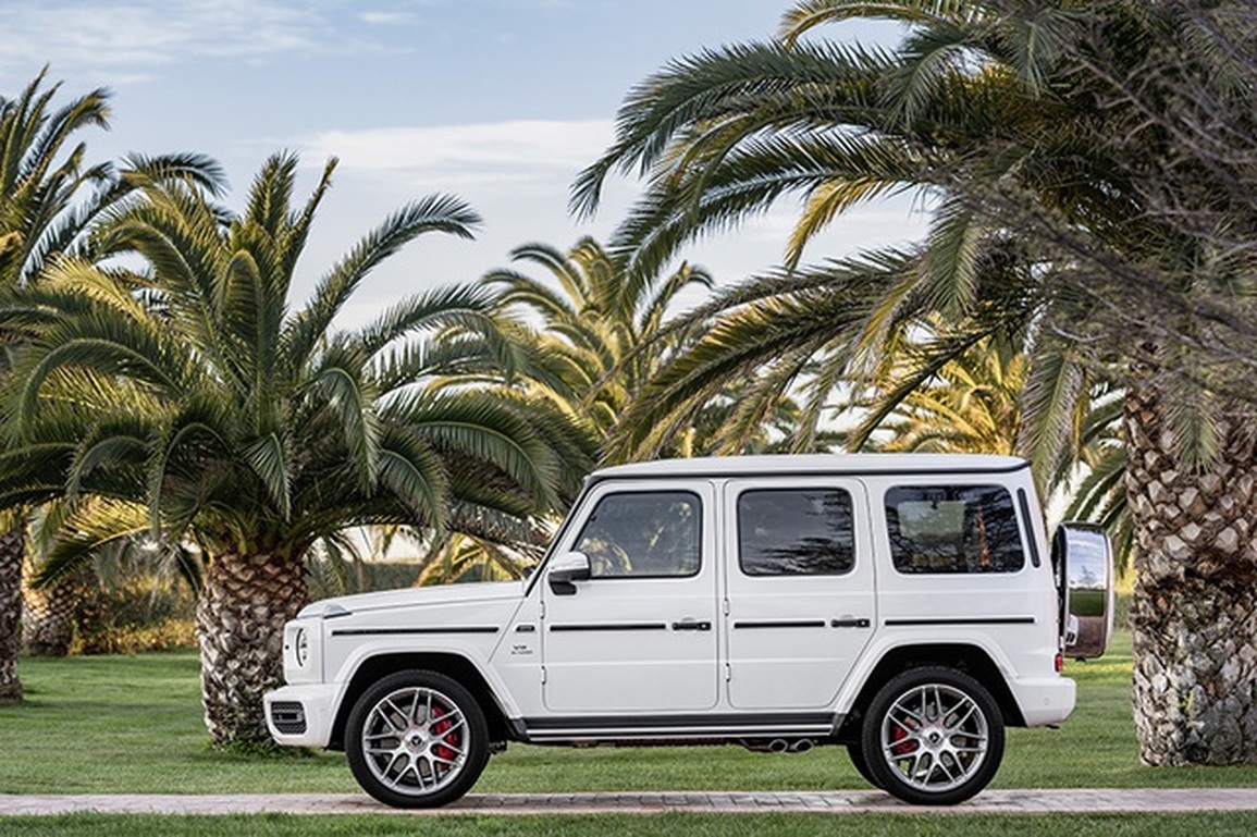 Mercedes-AMG G63: Không phải siêu xe nhưng ai cũng ngoái nhìn - 10 Mercedes-AMG G63: Không phải siêu xe nhưng ai cũng ngoái nhìn - 10