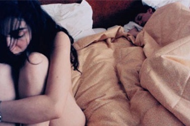 Ly hôn, chấp nhận bị bố mẹ từ mặt vì nỗi đau sâu kín phải làm vợ một người cuồng dâm