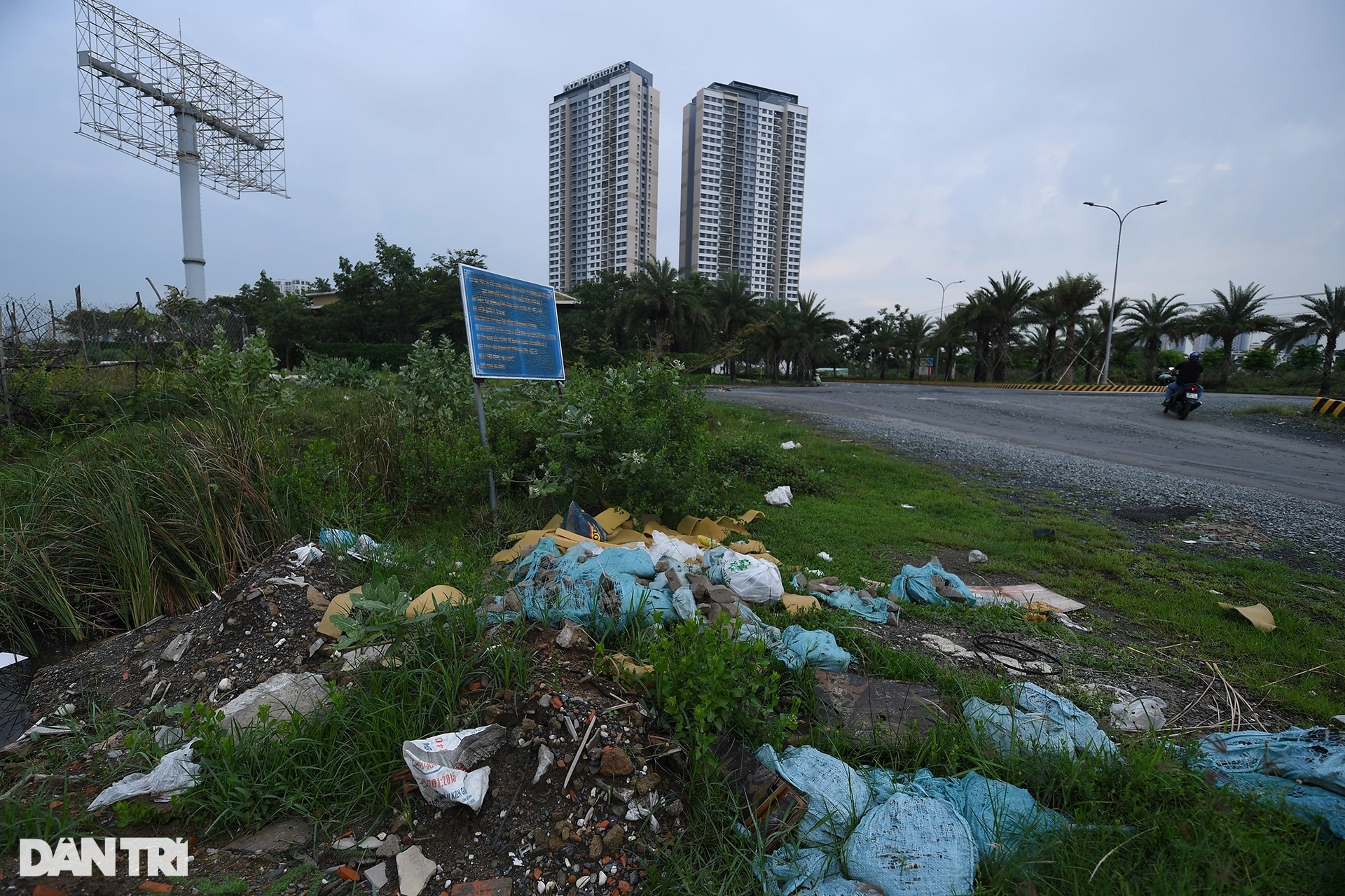 Cận cảnh 3,3km đường xây mãi chưa xong ở TPHCM - 12 Cận cảnh 3,3km đường xây mãi chưa xong ở TPHCM - 12