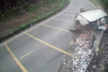 Kinh hoàng tai nạn đầu tiên tại rào chắn 2 tỷ đồng trên Dốc Cun