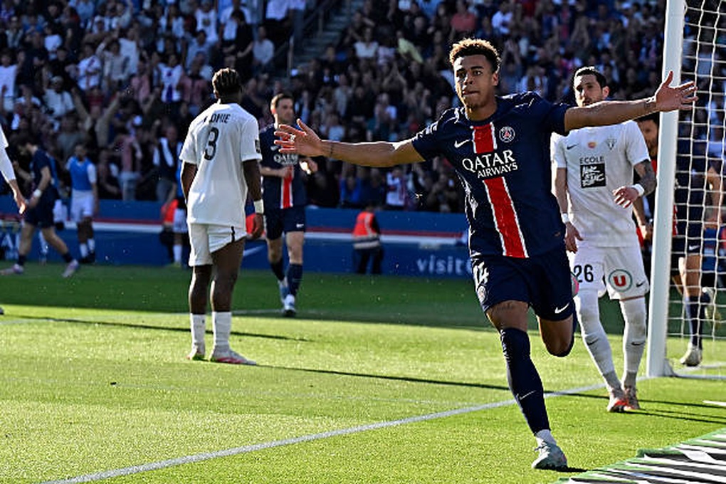 PSG vô địch Ligue 1 sớm 6 vòng đấu, lập kỷ lục chưa từng có - 1 PSG vô địch Ligue 1 sớm 6 vòng đấu, lập kỷ lục chưa từng có - 1