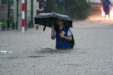 Hà Nội cho học sinh nghỉ học ngày mai