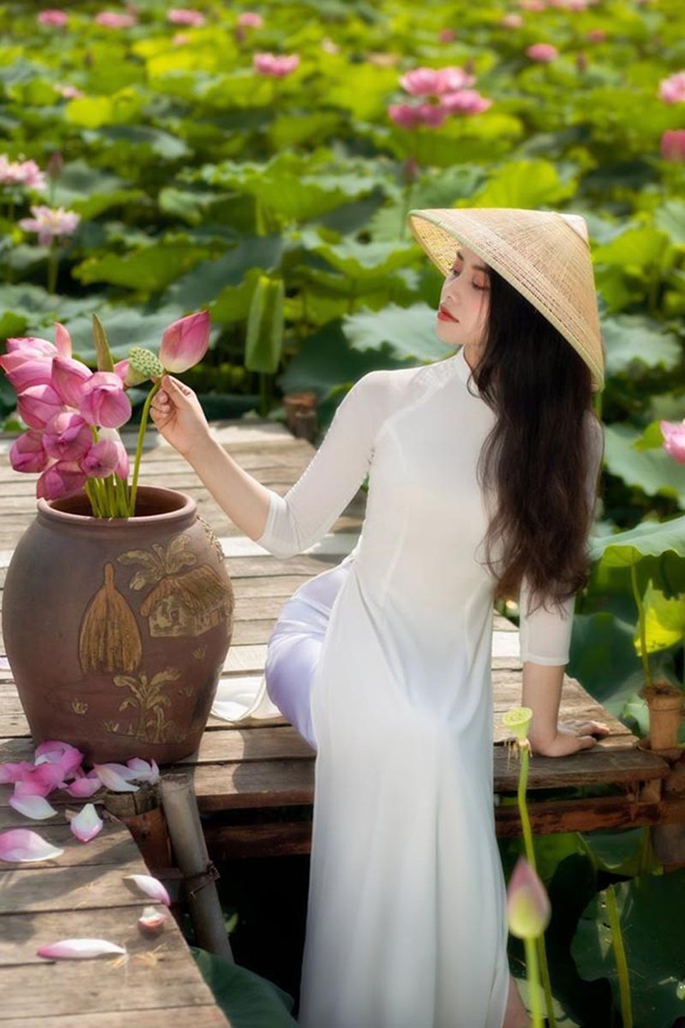 Vẻ đẹp dung dị “hút ánh nhìn” của nữ sinh Ngân hàng - 7 Vẻ đẹp dung dị “hút ánh nhìn” của nữ sinh Ngân hàng - 7