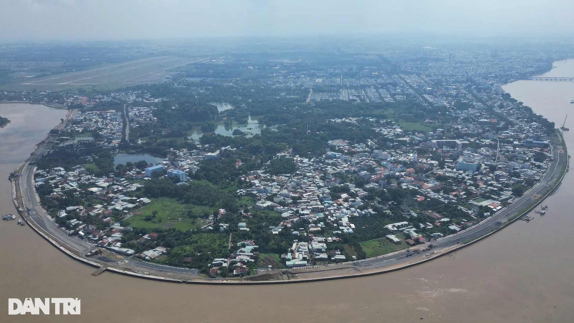 Đường ven sông có biệt thự 100 tuổi ở Đồng Nai gặp khó vì thiếu mặt bằng - 1 Đường ven sông có biệt thự 100 tuổi ở Đồng Nai gặp khó vì thiếu mặt bằng - 1