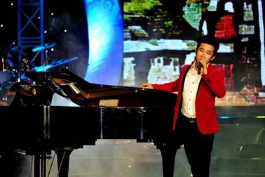 Quang Hào sống trọn đêm âm nhạc với live show “Về dưới mái nhà”