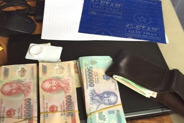 Nhân viên đường sắt gửi trả gần 100 triệu đồng khách bỏ quên