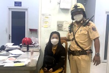 TPHCM: Đại úy CSGT cứu cô gái bỏ lại đôi dép định nhảy cầu tự tử