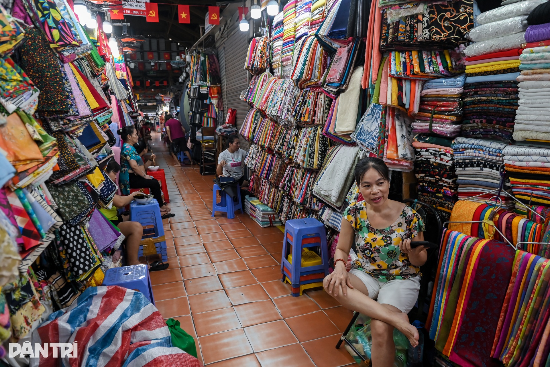 ຊົມເຊີຍຕະຫຼາດເຕິນດິ້ງ, ລົມຫາຍໃຈຂອງໄຊງ່ອນເກົ່າໃນໃຈກາງເມືອງ - 6 Ngắm chợ Tân Định, hơi thở Sài Gòn xưa giữa lòng đô thị - 6