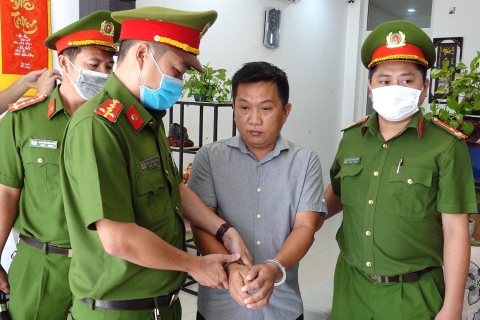 Vẽ dự án ma để lừa đảo, giám đốc công ty bất động sản bị bắt - 2 Vẽ dự án ma để lừa đảo, giám đốc công ty bất động sản bị bắt - 2