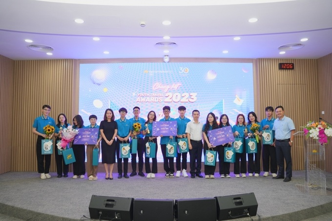 Ba đội đồng giải 3.