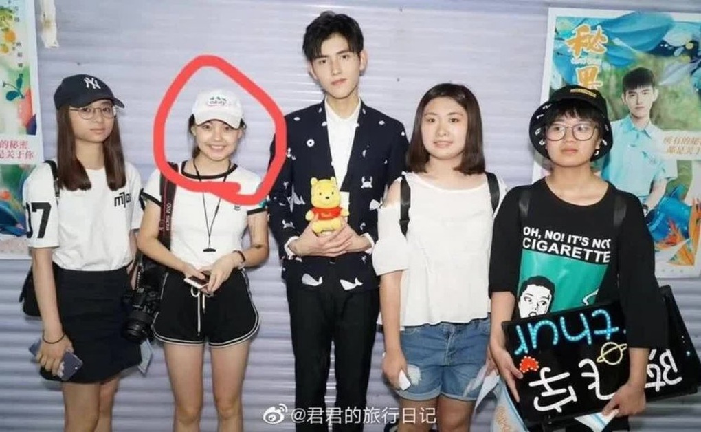 Hot girl tung ảnh nhạy cảm khiến danh tiếng của Trần Phi Vũ chạm đáy - 2 Hot girl tung ảnh nhạy cảm khiến danh tiếng của Trần Phi Vũ chạm đáy - 2