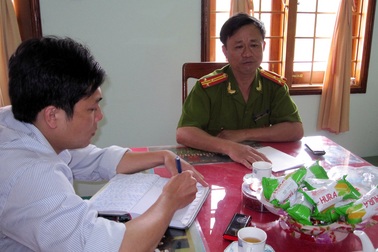 Giả danh cảnh sát để lừa bán sách phòng cháy chữa cháy