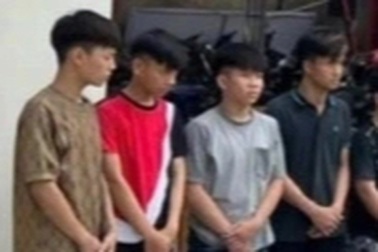 Dùng hung khí để đánh nhau trên đường phố, 14 thanh, thiếu niên bị bắt