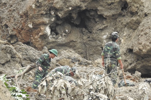 Vụ sạt lở vùi lấp 18 người: Tìm thấy thêm 2 nạn nhân