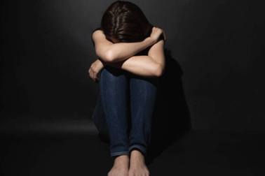 Người thứ ba "ngã ngửa" khi xem tin nhắn bồ chat với vợ ở nhà