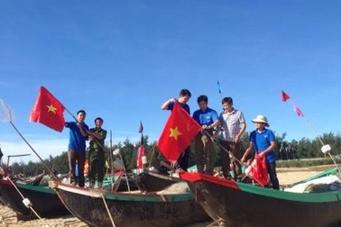Hơn 1.000 đoàn viên, thanh niên ra quân làm sạch môi trường biển