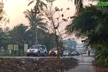 Di quan ông Trương Vĩnh Trọng đến hội trường UBND tỉnh để tổ chức tang lễ