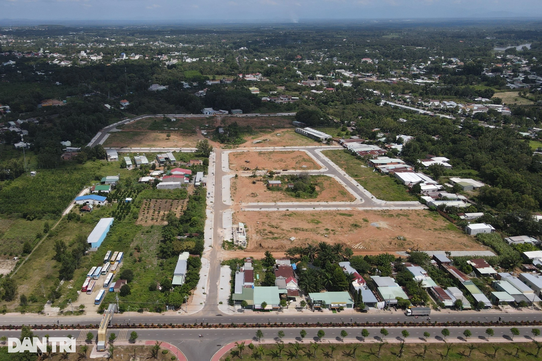 Khu tái định cư cao tốc Phan Thiết - Dầu Giây vẫn còn ngỗn ngang - 1