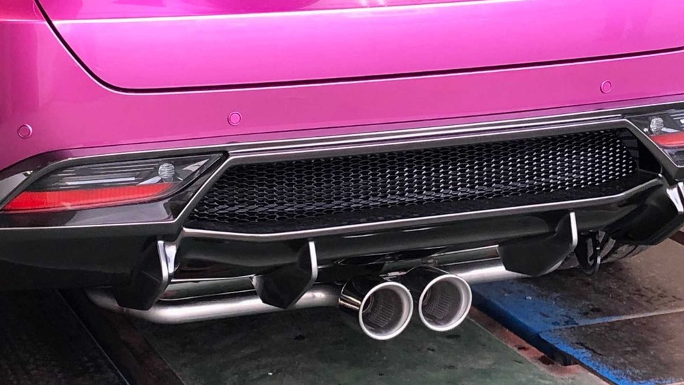 Soi siêu xe Lamborghini Urus được hô biến từ Toyota Venza - 7 Soi siêu xe Lamborghini Urus được hô biến từ Toyota Venza - 7