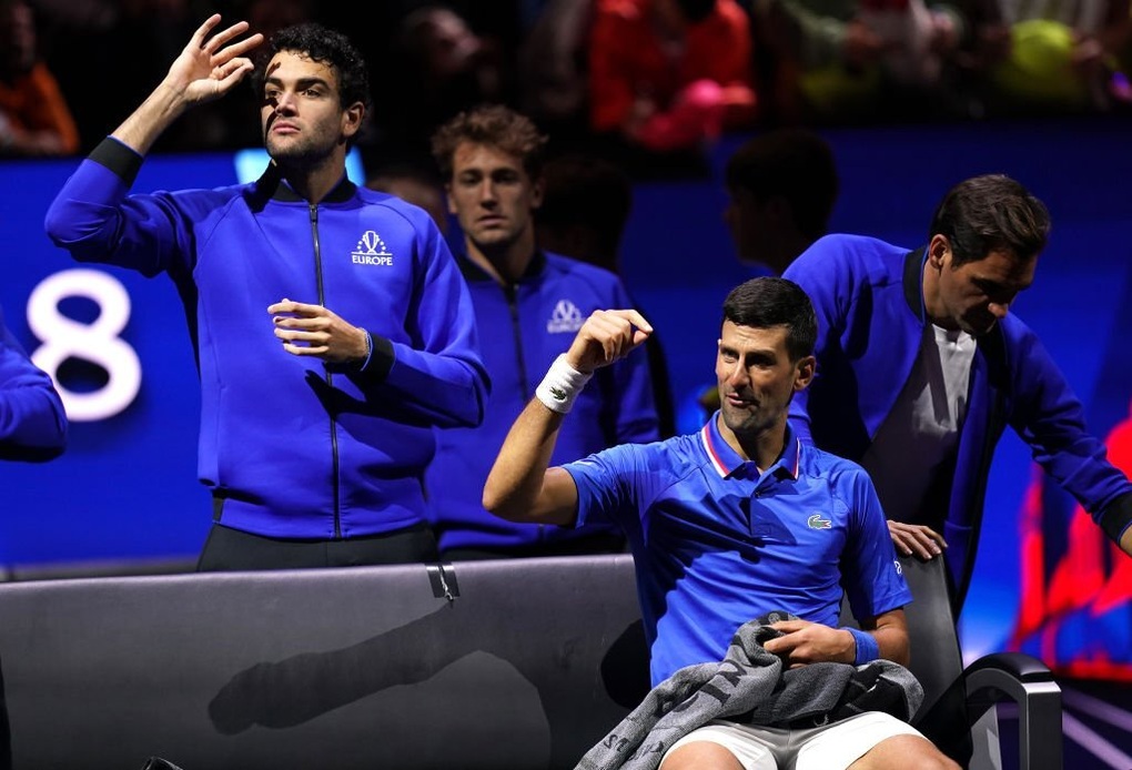 Vì Federer, Djokovic vẫn thi đấu dù gặp chấn thương - 3 Vì Federer, Djokovic vẫn thi đấu dù gặp chấn thương - 3