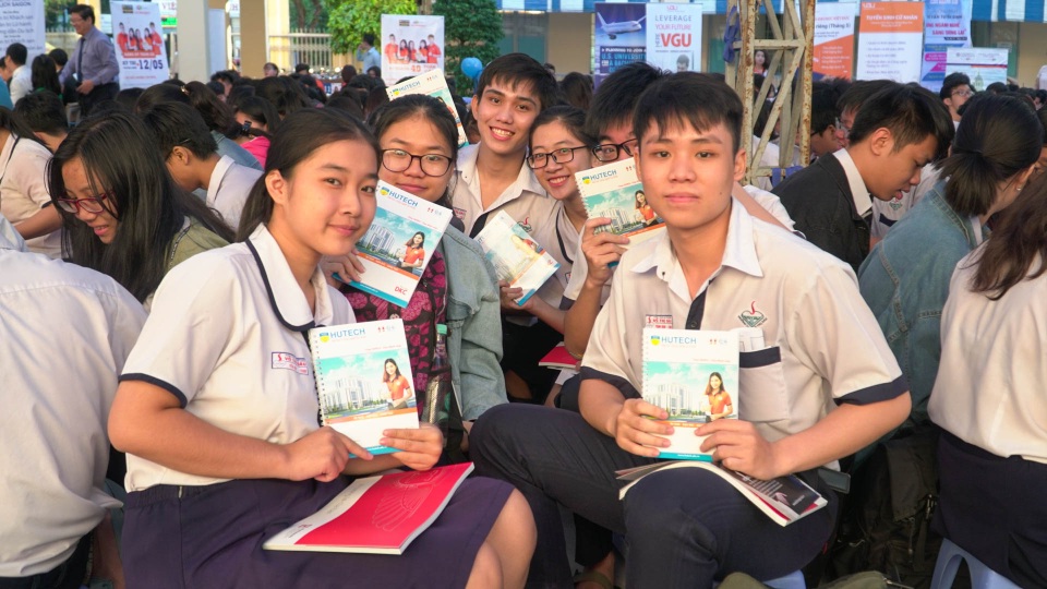 Tư vấn hướng nghiệp - tuyển sinh trực tuyến: Đồng hành cùng thí sinh trước bối cảnh Covid-19 - 1 Tư vấn hướng nghiệp - tuyển sinh trực tuyến: Đồng hành cùng thí sinh trước bối cảnh Covid-19 - 1