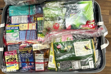 Có phải chịu thuế nếu mang cả va ly hàng xách tay về Việt Nam?