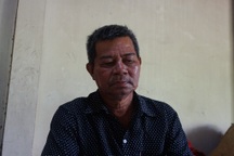 Xót xa cảnh người cha khắc khổ "đổ gục" vì bệnh tật rao bán nhà cứu con