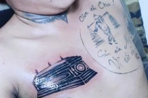 "Dở khóc dở cười" vì xăm hình bố mẹ kín lưng, xăm quan tài kèm tên tình cũ