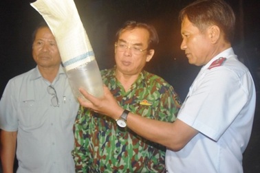 Chủ tịch tỉnh “vi hành” kiểm tra, bắt hàng triệu con tôm giống “lậu”