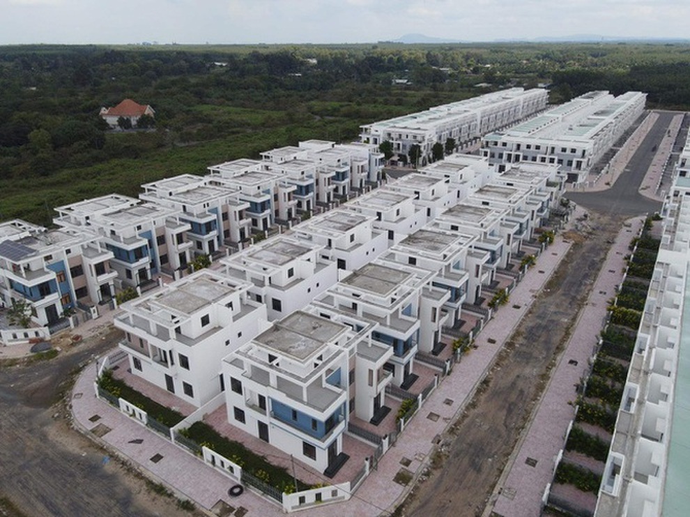 Đất vàng gặp khó, lộ phân khúc bất động sản giảm sâu bởi Covid-19 - 2 Đất vàng gặp khó, lộ phân khúc bất động sản giảm sâu bởi Covid-19 - 2