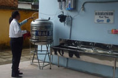 Trao tặng hệ thống nước sạch cho trường THCS Hưng Bình