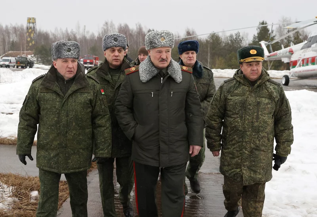 Belarus di chuyển binh sĩ và vũ khí - 1 Belarus di chuyển binh sĩ và vũ khí - 1