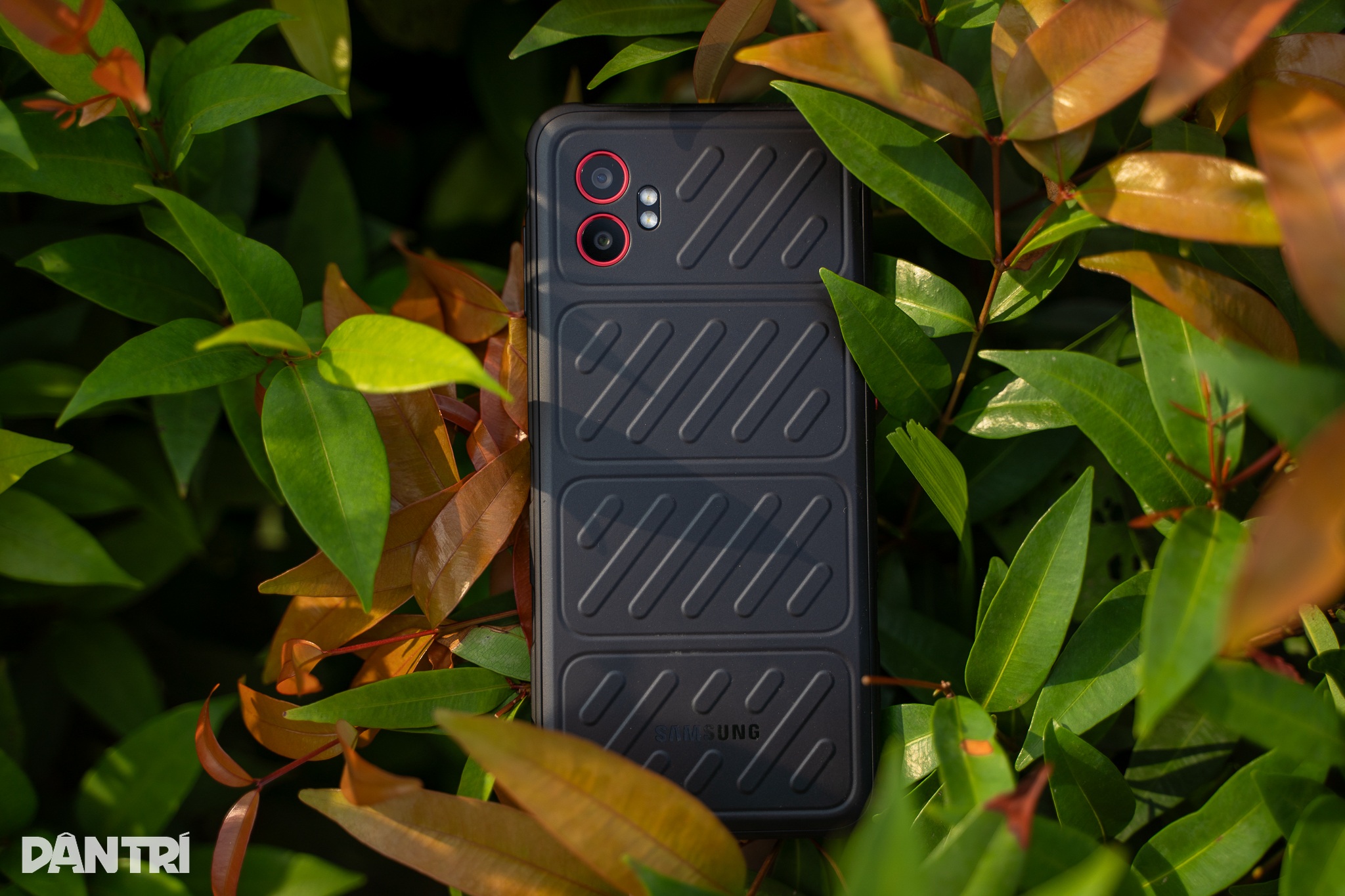 Galaxy XCover7 Pro:超耐久性に優れたデザインのスマートフォン、誰におすすめ? - 12 Galaxy XCover7 Pro: Điện thoại có thiết kế siêu bền, phù hợp với ai? - 12