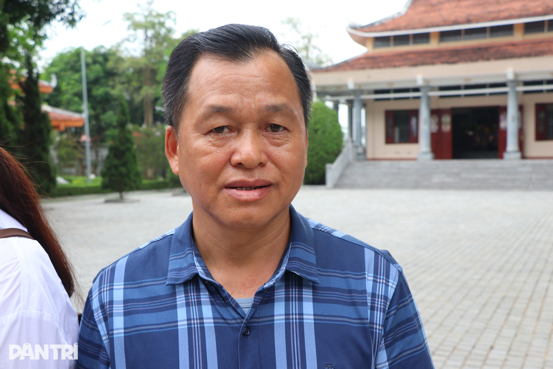 Niềm mong mỏi của gia đình liệt sỹ ngày an táng hài cốt quân tình nguyện - 11 Niềm mong mỏi của gia đình liệt sỹ ngày an táng hài cốt quân tình nguyện - 11