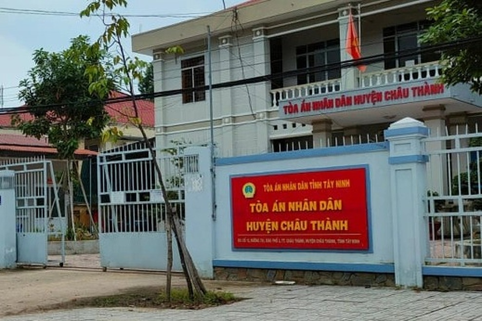 Cựu chánh án tới tòa với tư cách bị cáo - 1 Cựu chánh án tới tòa với tư cách bị cáo - 1