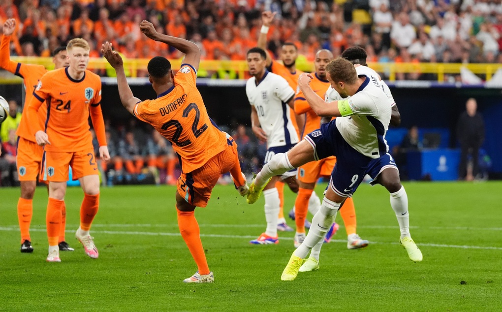 Hà Lan thua đau tuyển Anh, HLV Koeman chỉ trích công nghệ VAR - 1 Hà Lan thua đau tuyển Anh, HLV Koeman chỉ trích công nghệ VAR - 1