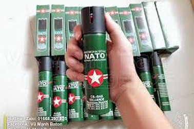 Một học sinh xịt bình hơi cay trong lớp khiến 19 học sinh nhập viện