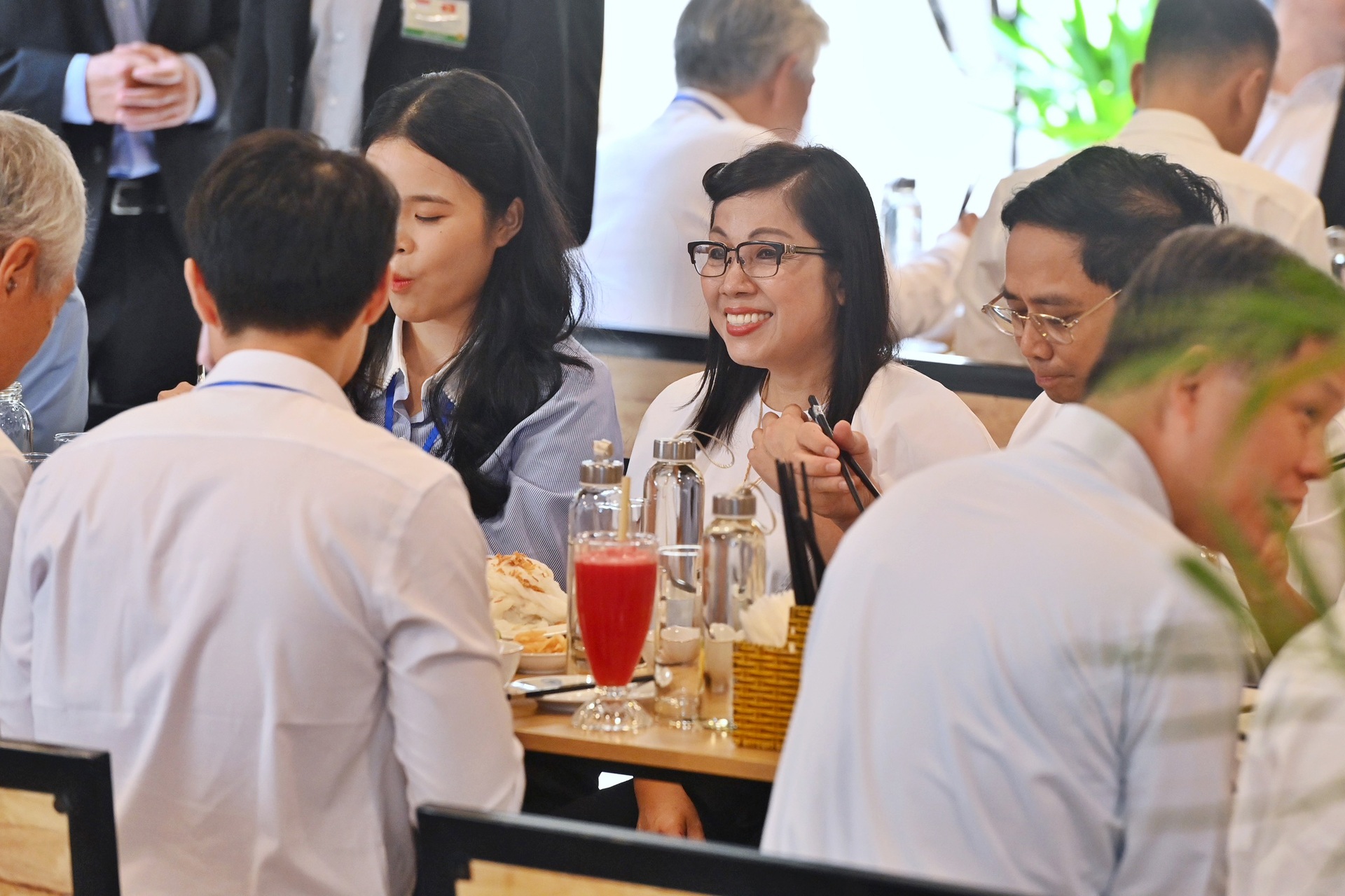 Thủ tướng Việt Nam và Singapore gặp gỡ, đối thoại cùng thanh niên 2 nước - 17 Thủ tướng Việt Nam và Singapore gặp gỡ, đối thoại cùng thanh niên 2 nước - 17