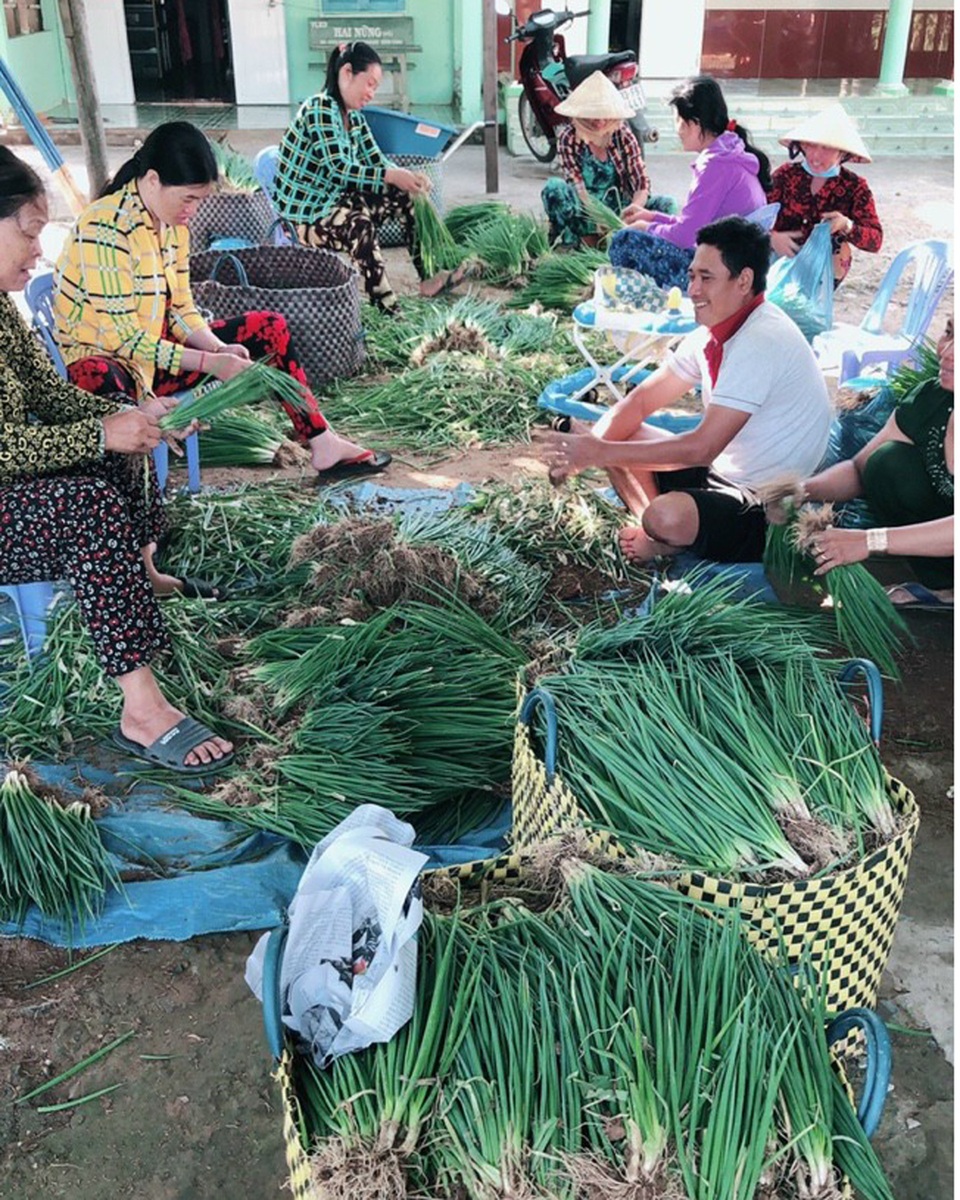 Chị em phụ nữ giúp nhau thoát nghèo từ mô hình tổ hợp tác trồng màu - 2 Chị em phụ nữ giúp nhau thoát nghèo từ mô hình tổ hợp tác trồng màu - 2