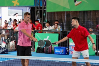Vũ Tuấn Việt được bà xã cổ vũ, thi đấu hết mình giải pickleball Dân trí - 6